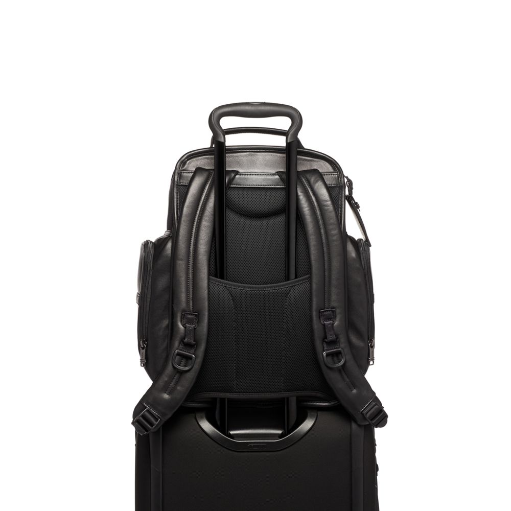 Tumi Brief Pack® Piel