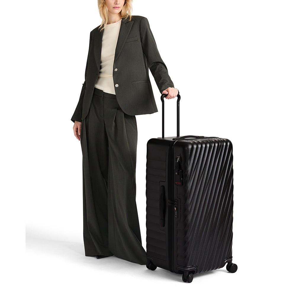 19 Degree Large Rolling Trunk Black Texture