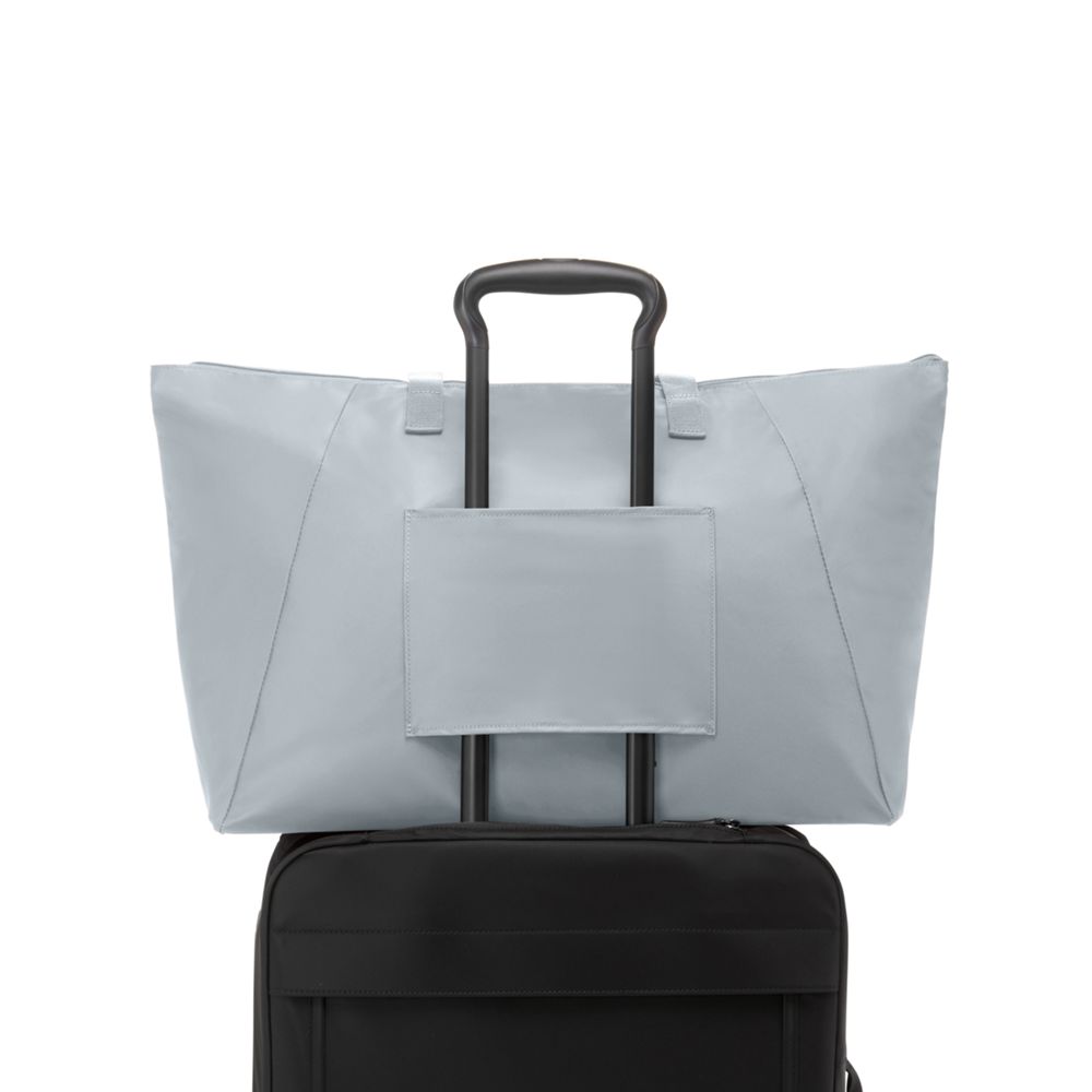 Voyageur Just in CaseÂ® Tote Halogen Blue